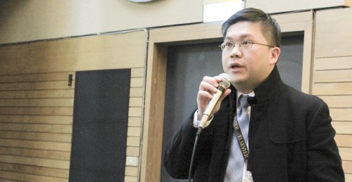 Dr. Yi-Ming Chen talking